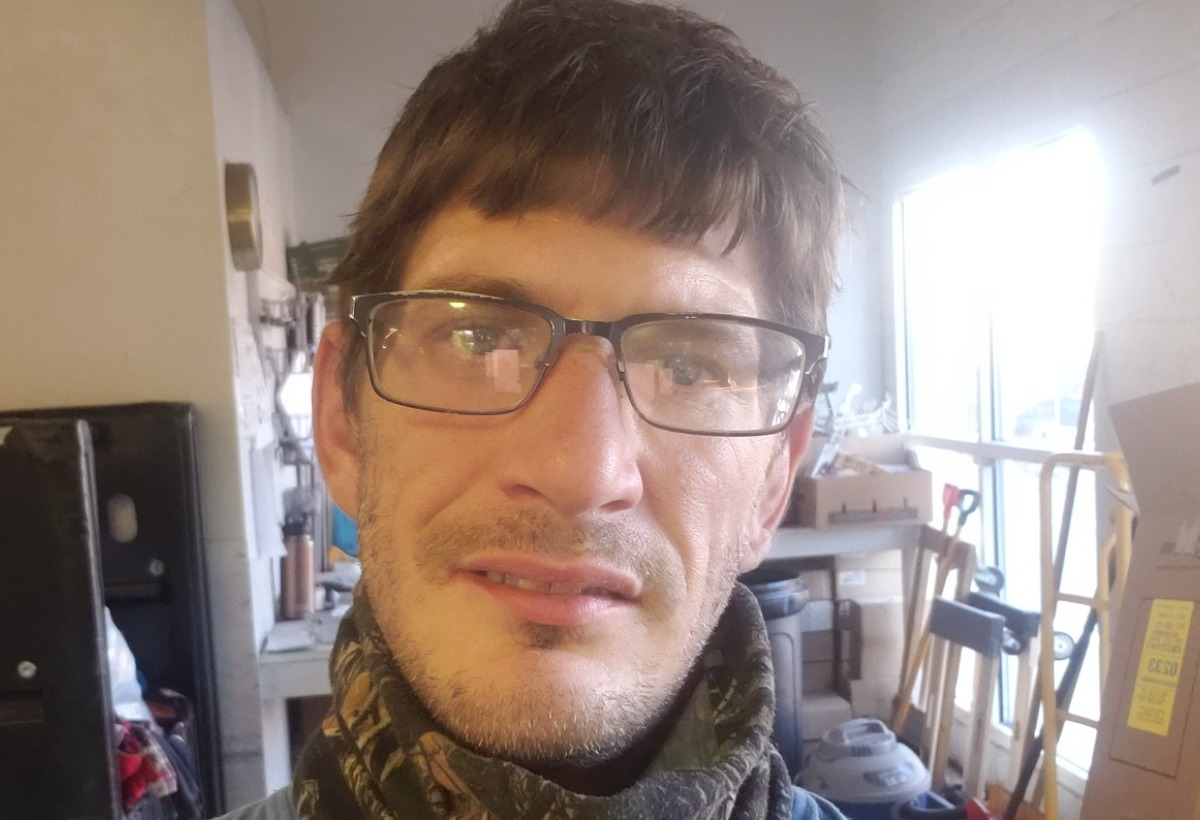 *StuckInAirport - Fundraiser by Daniel Longbottom on *spotfund